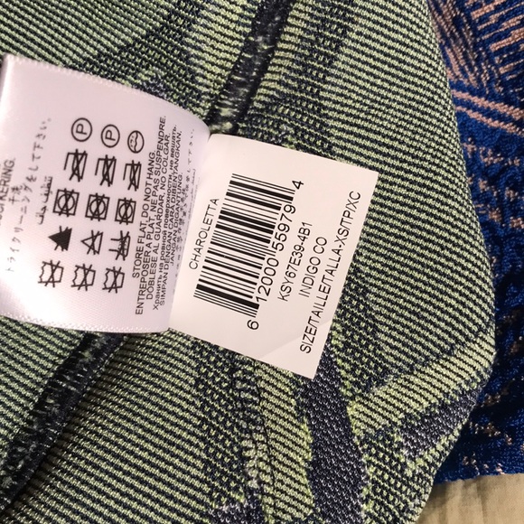 Hervé Léger in blue combo with neon accent - Picture 12 of 13